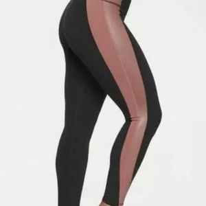 GUC Athleta Salutation Powervita Color Block 7/8 Tight Black Legging MP